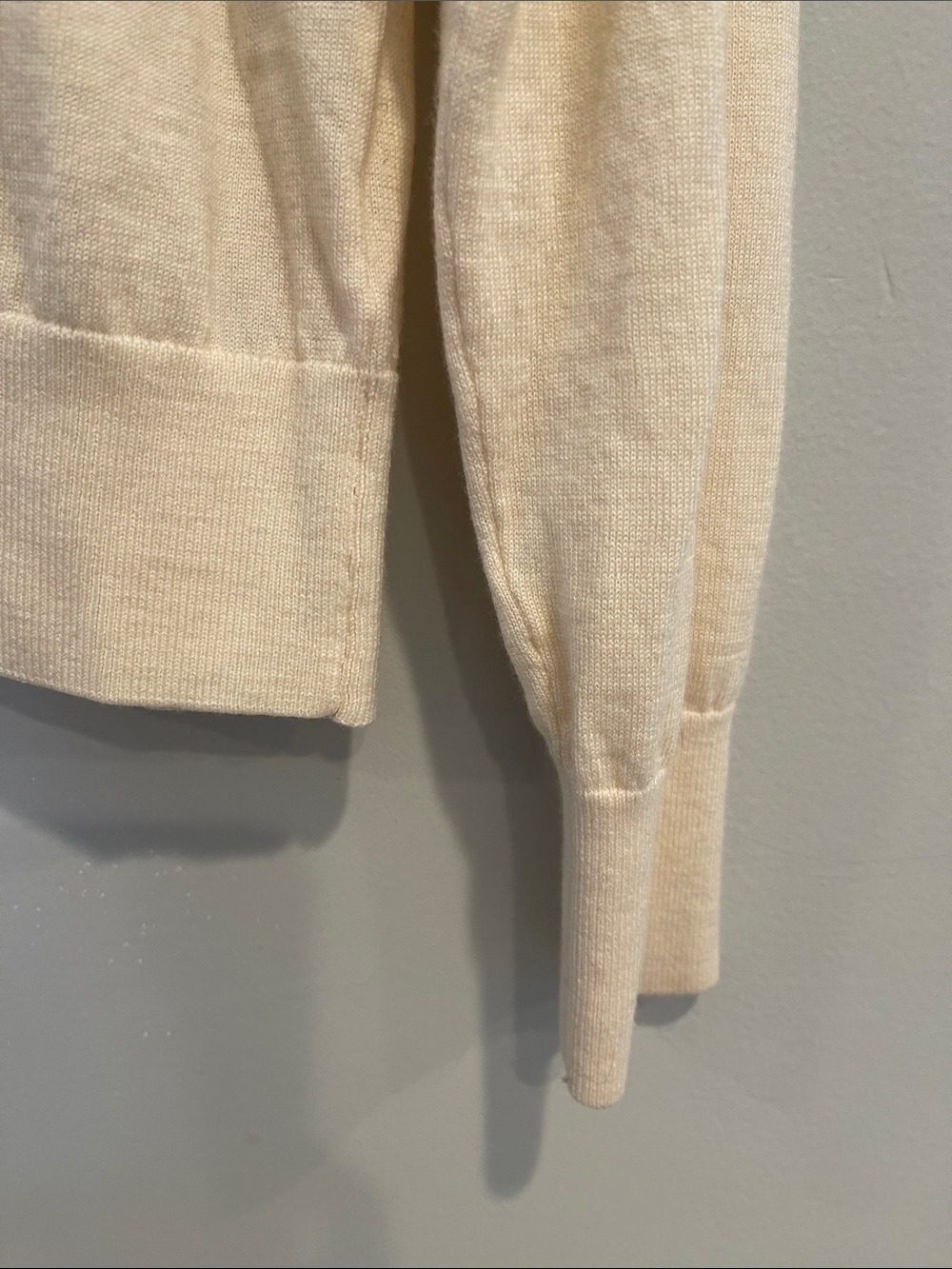 Banana Republic 100% Merino Wool Cream, Puff Sleeve Crewneck Sweater Size Large - Picture 4 of 6